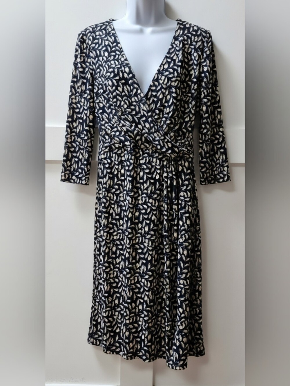 JH Collectibles Navy and White Leaf-Print Dress